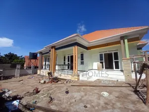 Furnished 4bdrm House in Kitende Entebbe Road, Ssabagabo-Makindye