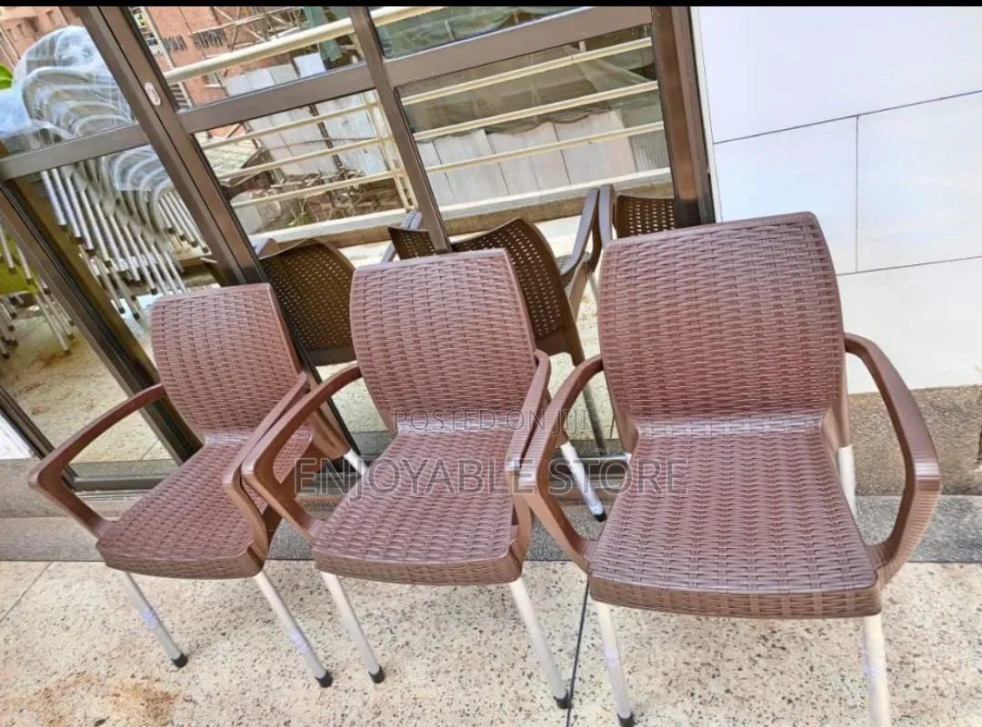 Ergonomical Dining Plastic Chairs Plastic Chairs