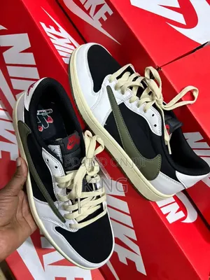 Nike Air Jordan 1 Retro Low Og X Travis Scott "Olive" Sneakers Reverse