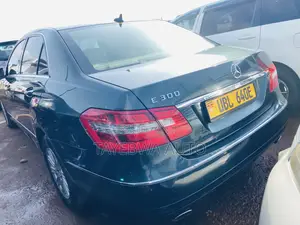 Mercedes-Benz E300 2009 Black