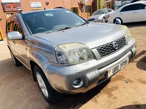 Nissan X-Trail 2004 Gray