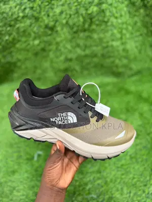 North Face Desert Trek Vectiv