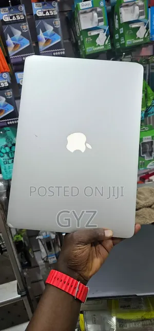 Laptop Apple MacBook Air 4GB Intel Core i5 SSD 128GB