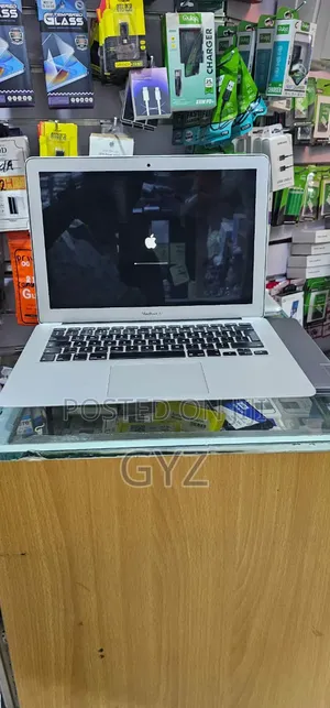 Laptop Apple MacBook Air 4GB Intel Core i5 SSD 128GB