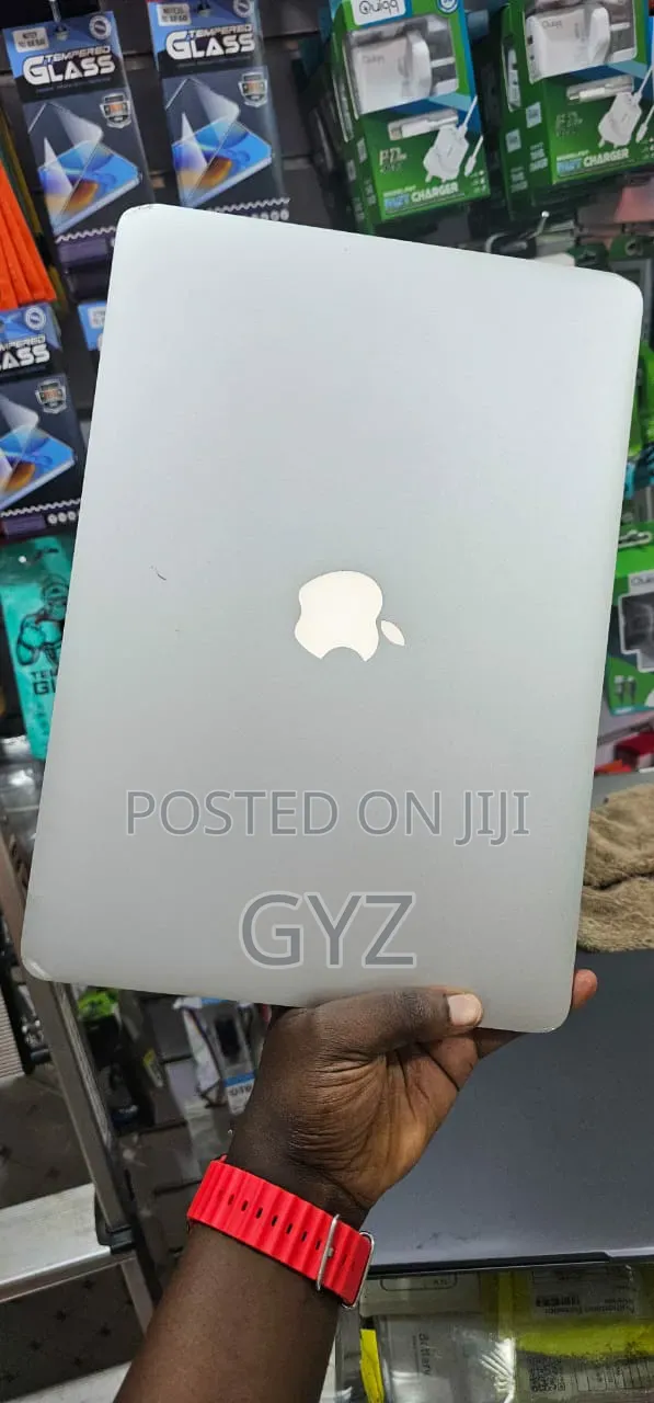 Laptop Apple MacBook Air 4GB Intel Core i5 SSD 128GB