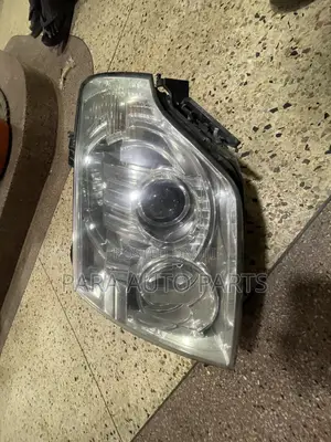 Mitsubishi Pajero Headlight