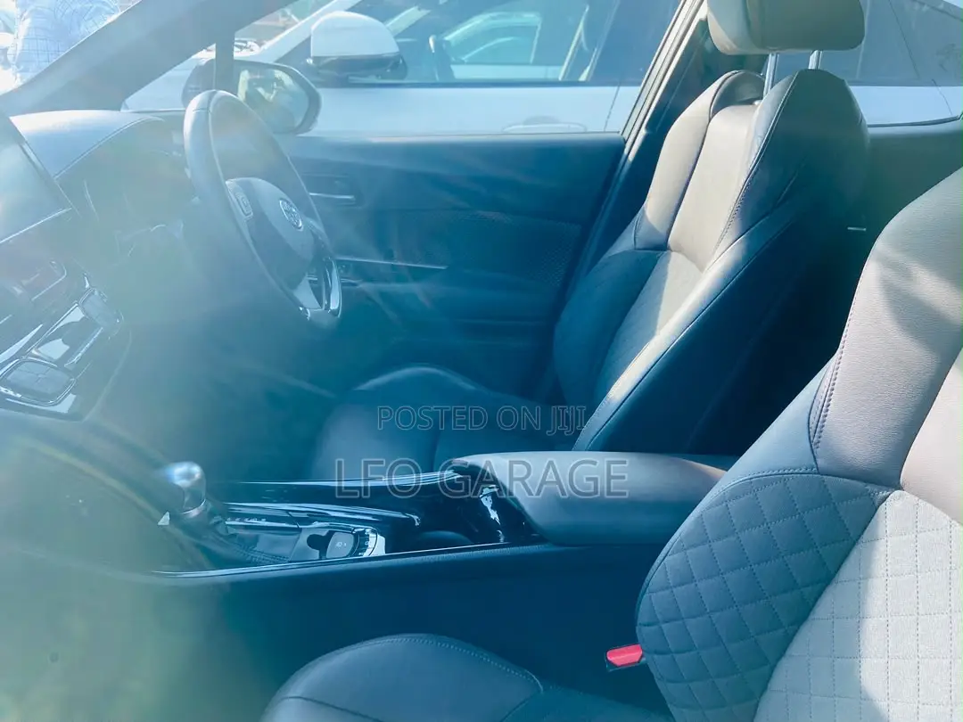 Toyota C-HR 2017 Gray
