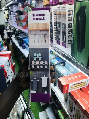 Seamless Shoe Rack