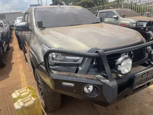 Toyota Hilux 2022 Beige