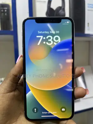 Apple iPhone X 64 GB White