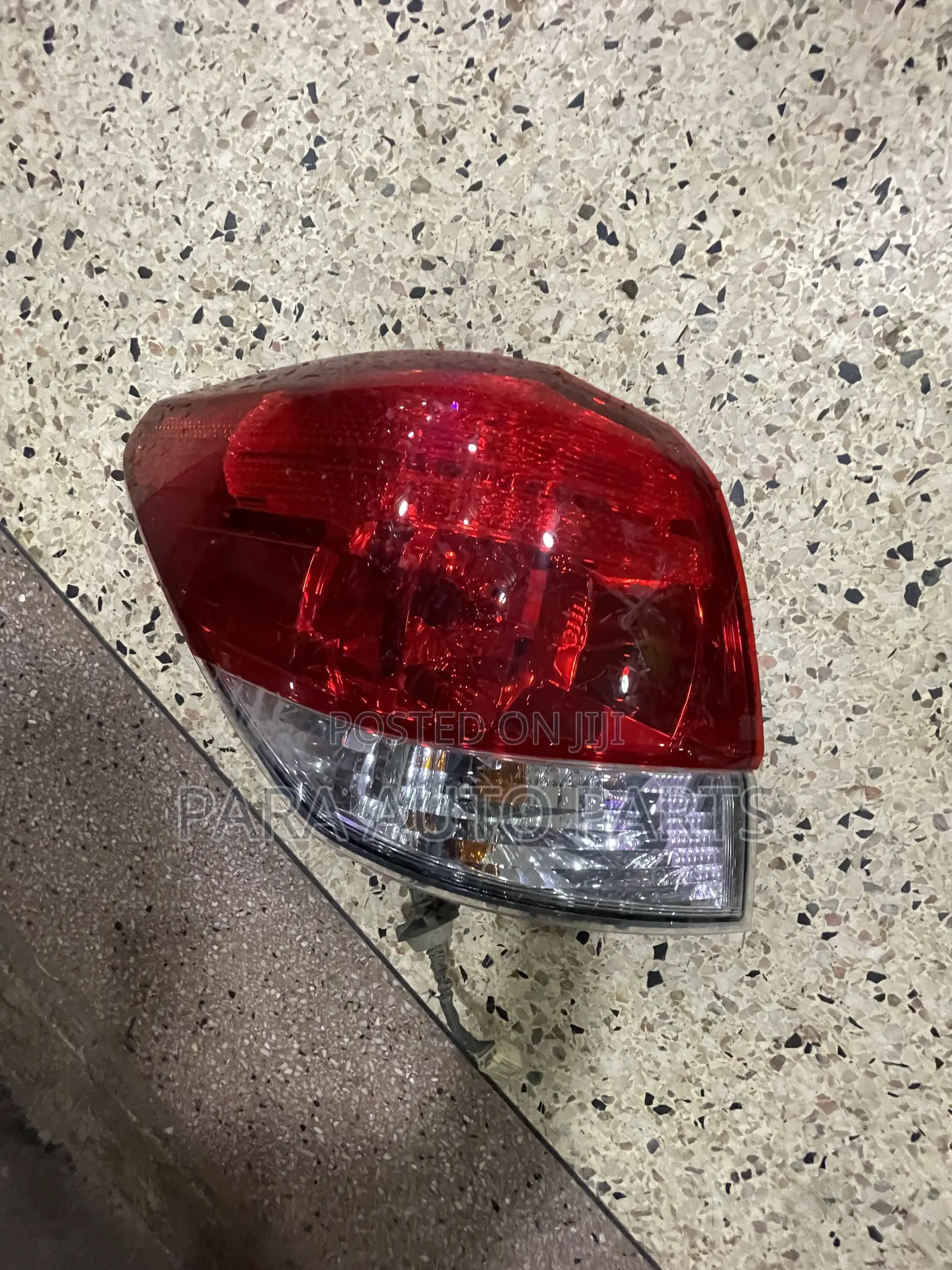 Subaru Outback 2010-2014 Taillight