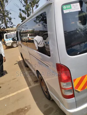 Toyota HiAce 2010 Silver