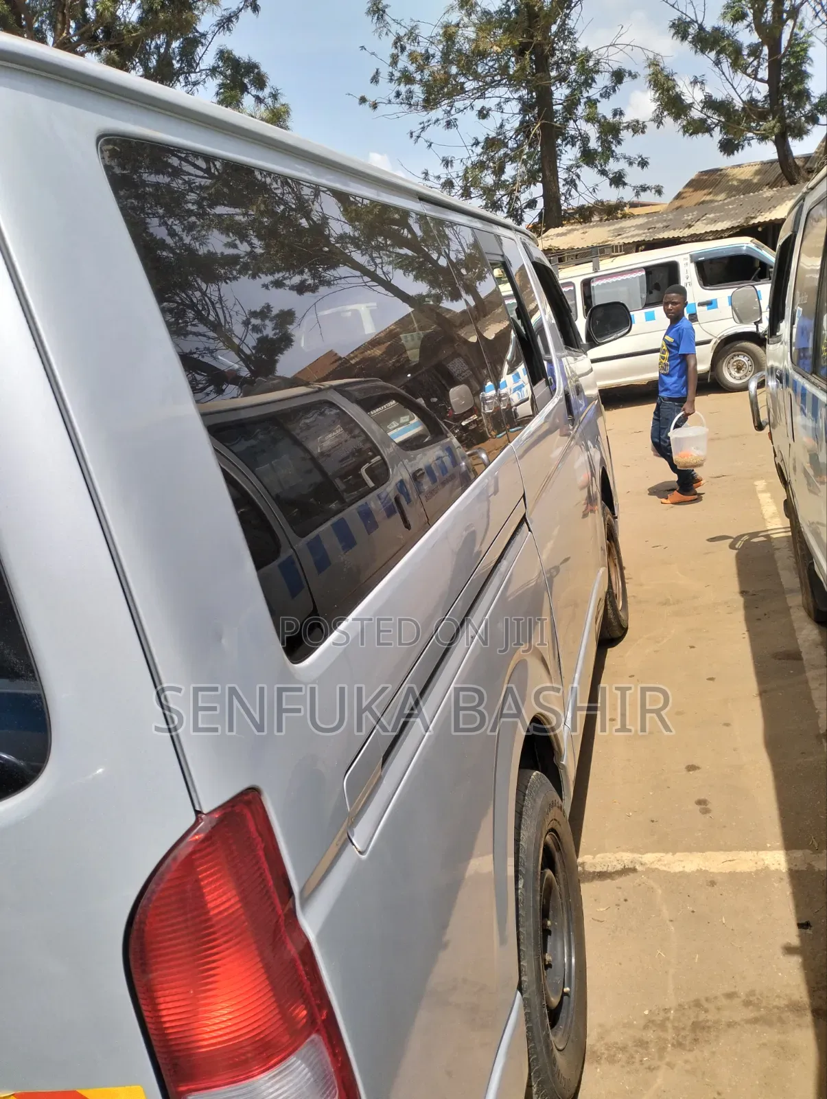 Toyota HiAce 2010 Silver