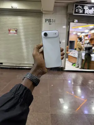 Apple iPhone 17e 256 GB White