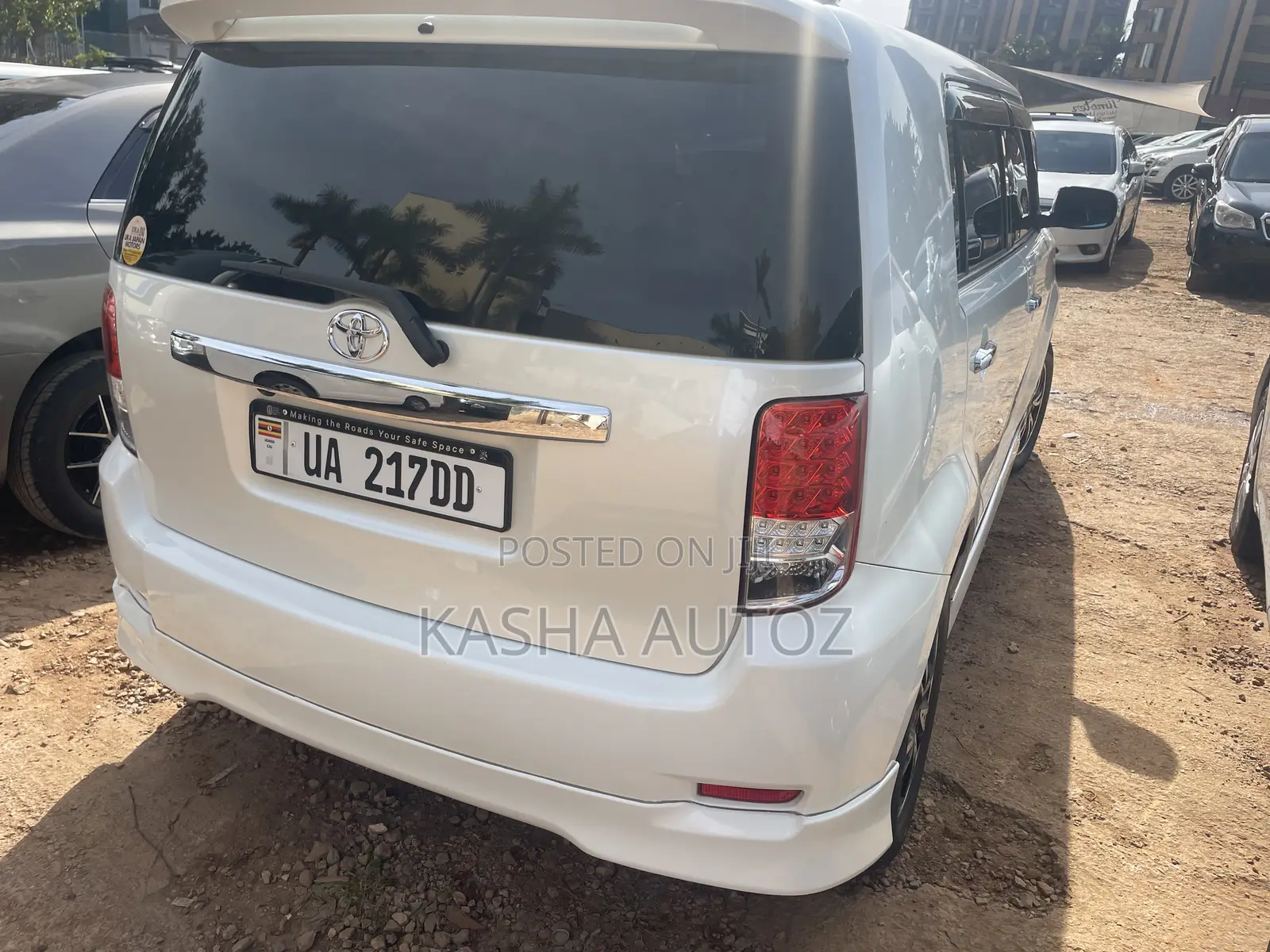 Toyota Corolla Rumion 2011 White