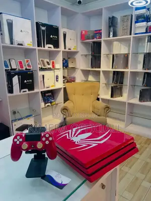 Limited Ps4 Pro Spider-Man Chipped Console + 35 Games 2 Pads