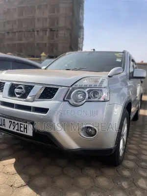 Nissan X-Trail 2.0 Petrol XE 2012 Silver
