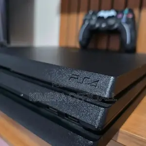 Ps4 Pro With 32 Games and 2 Pads: Ultimate Weapon Against Boredom
