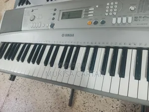 E303 Yamaha Keyboard