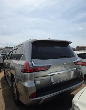 Lexus LX 570 AWD 2017 Beige