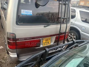 Toyota HiAce 2000 Silver