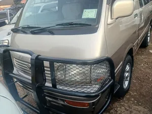 Toyota HiAce 2000 Silver