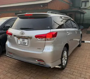 Toyota Wish 2011 Silver