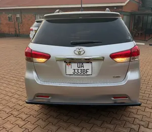 Toyota Wish 2011 Silver