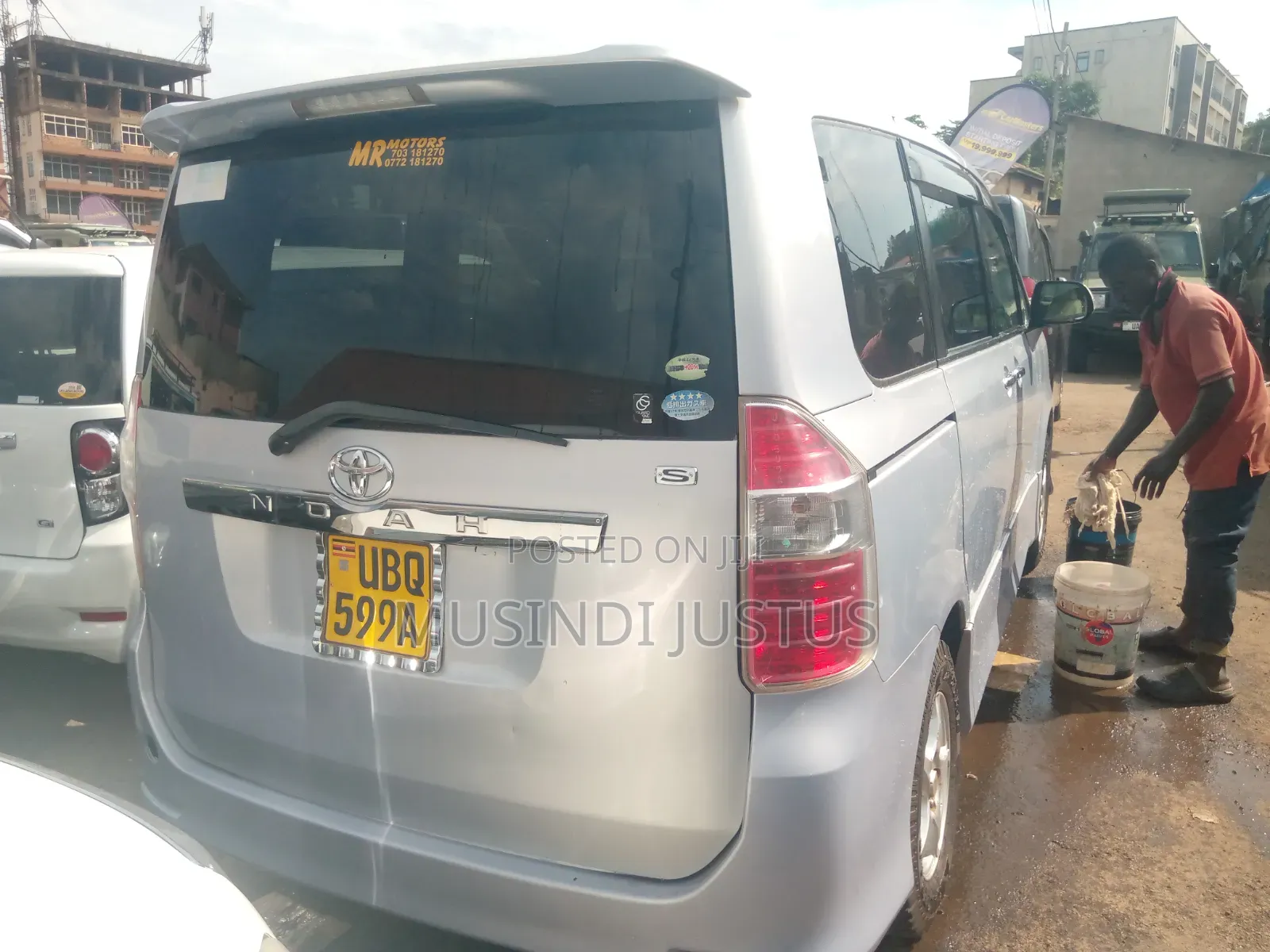 Toyota Noah 2010 Silver