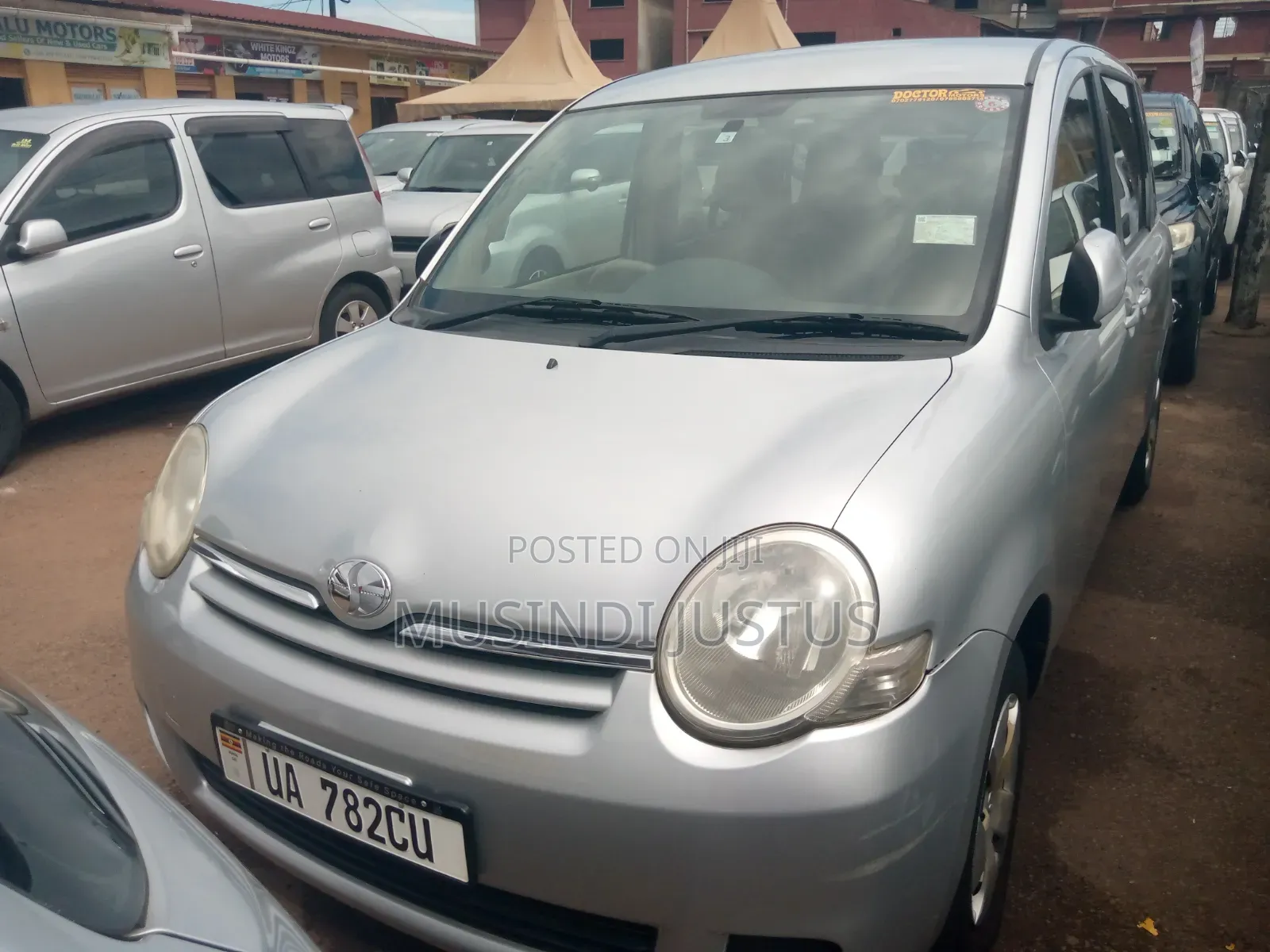 Toyota Sienta 2010 Silver