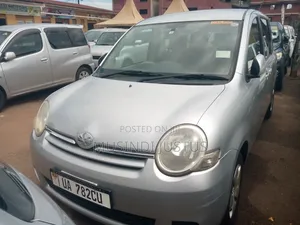Toyota Sienta 2010 Silver