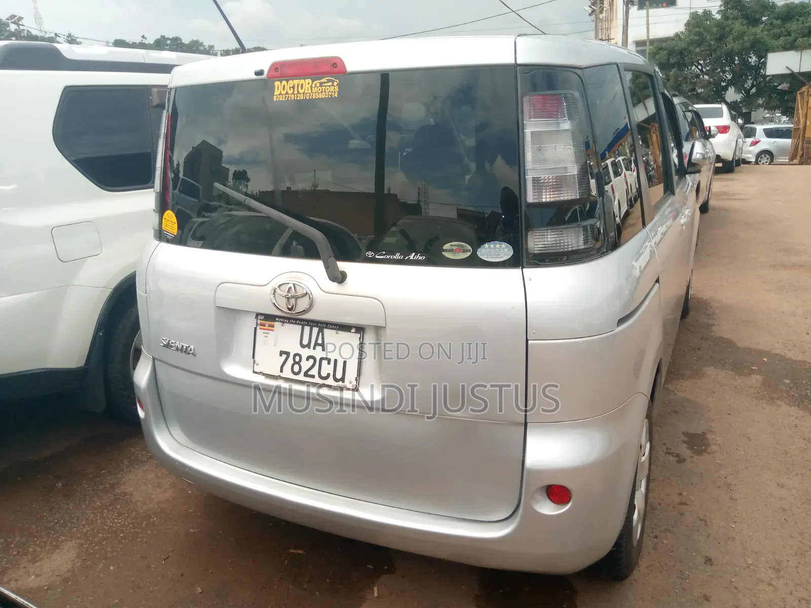 Toyota Sienta 2010 Silver