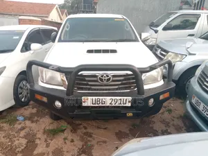 Toyota Hilux 2014 White