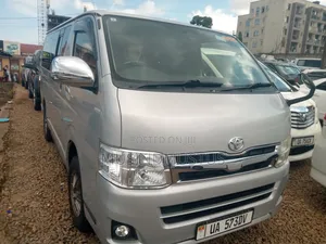 Toyota HiAce 2010 Silver