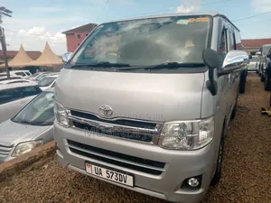 Toyota HiAce 2010 Silver