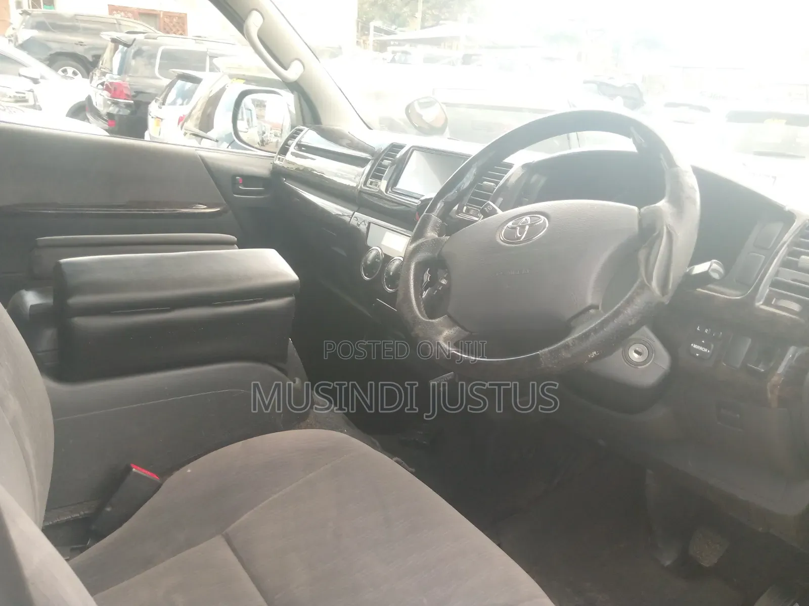 Toyota HiAce 2010 Silver
