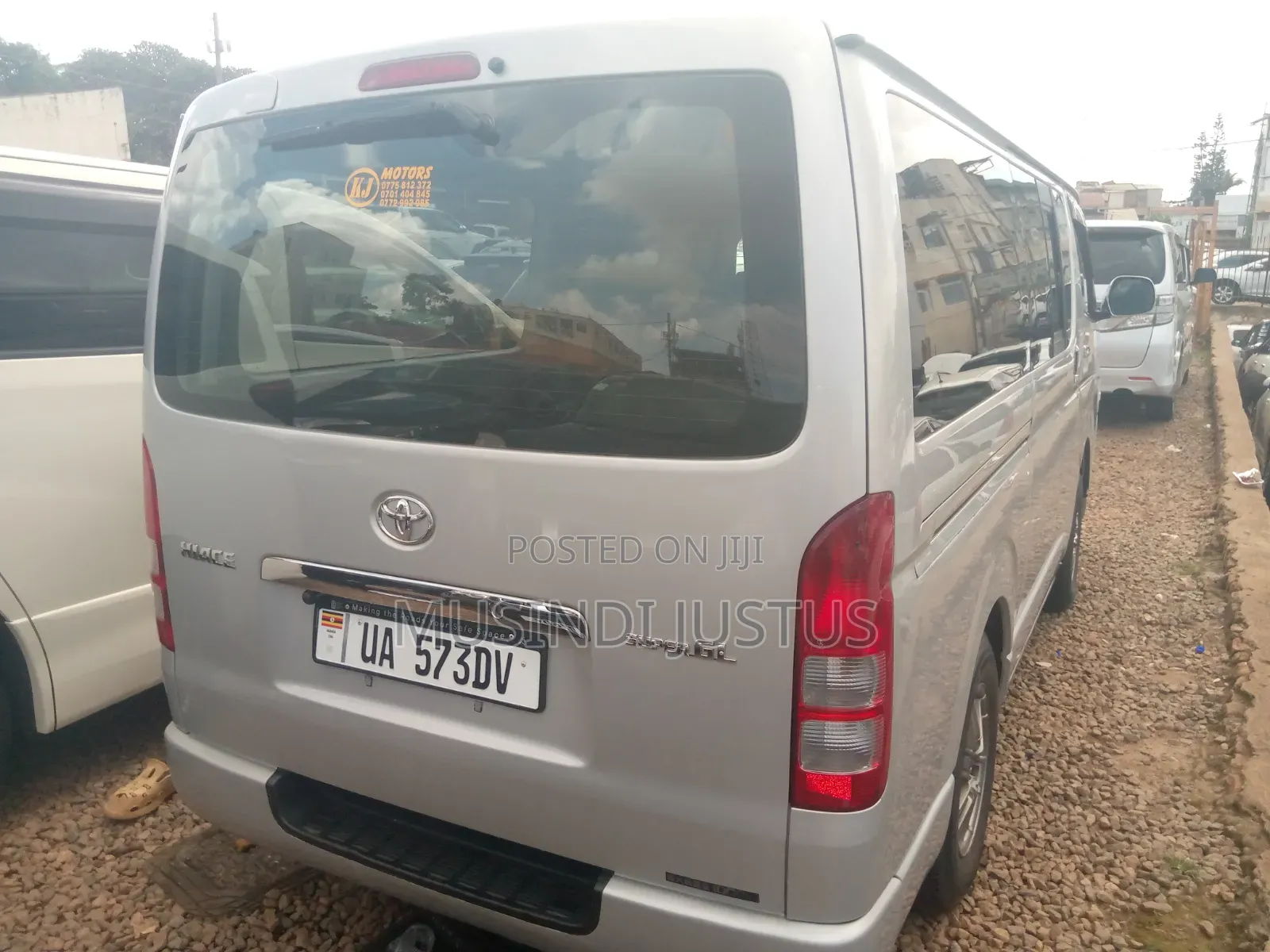 Toyota HiAce 2010 Silver