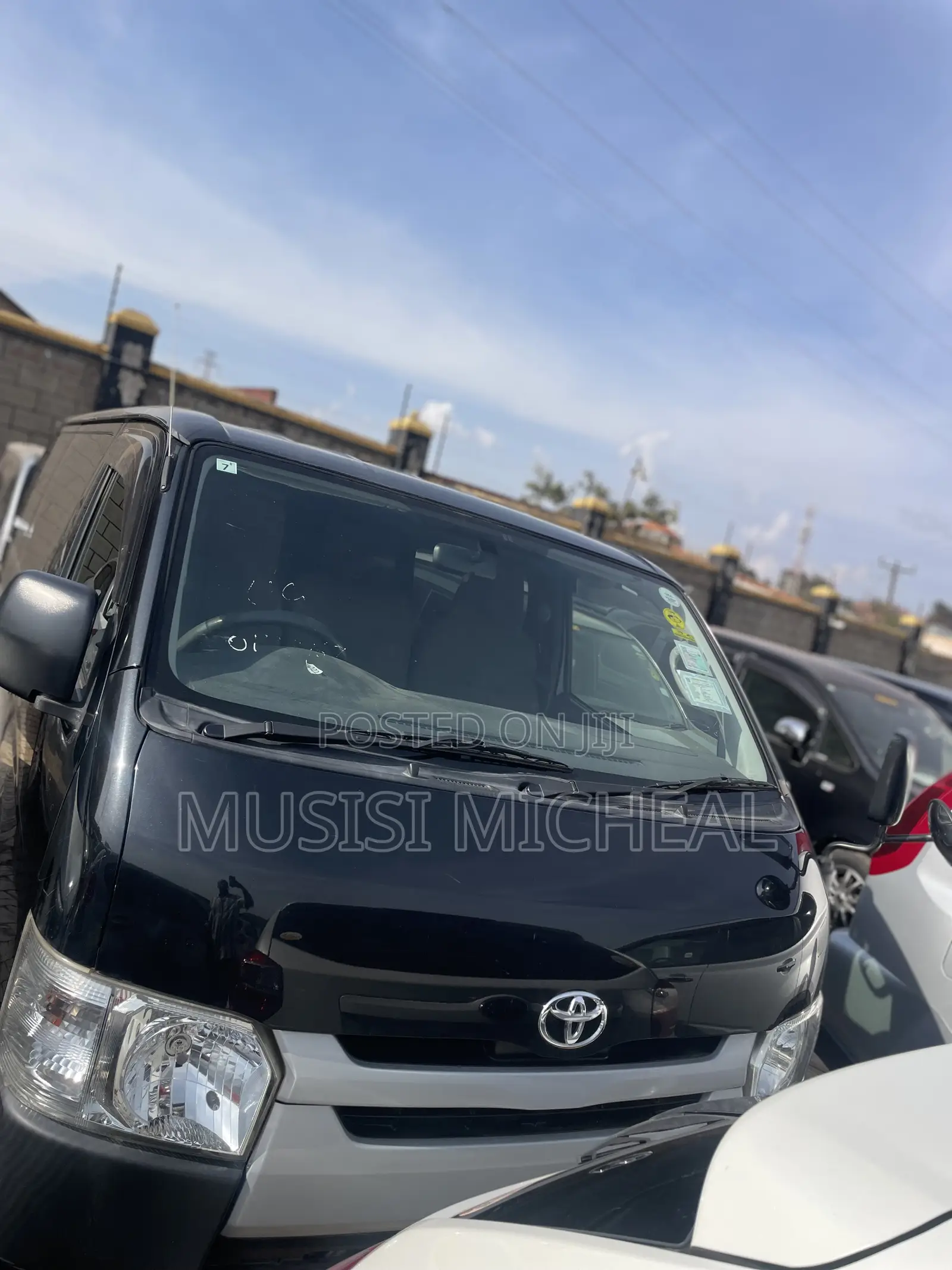 Toyota HiAce 2015 Black