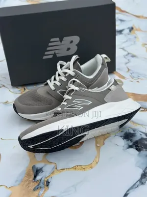 New Balance Dynasoft Ua900 V2 Sneakers in a Brown or "Dockside"