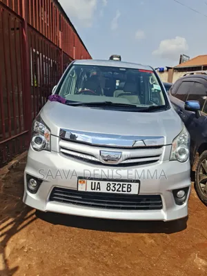 Toyota Noah 2011 Silver