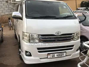 Toyota HiAce 2010 White