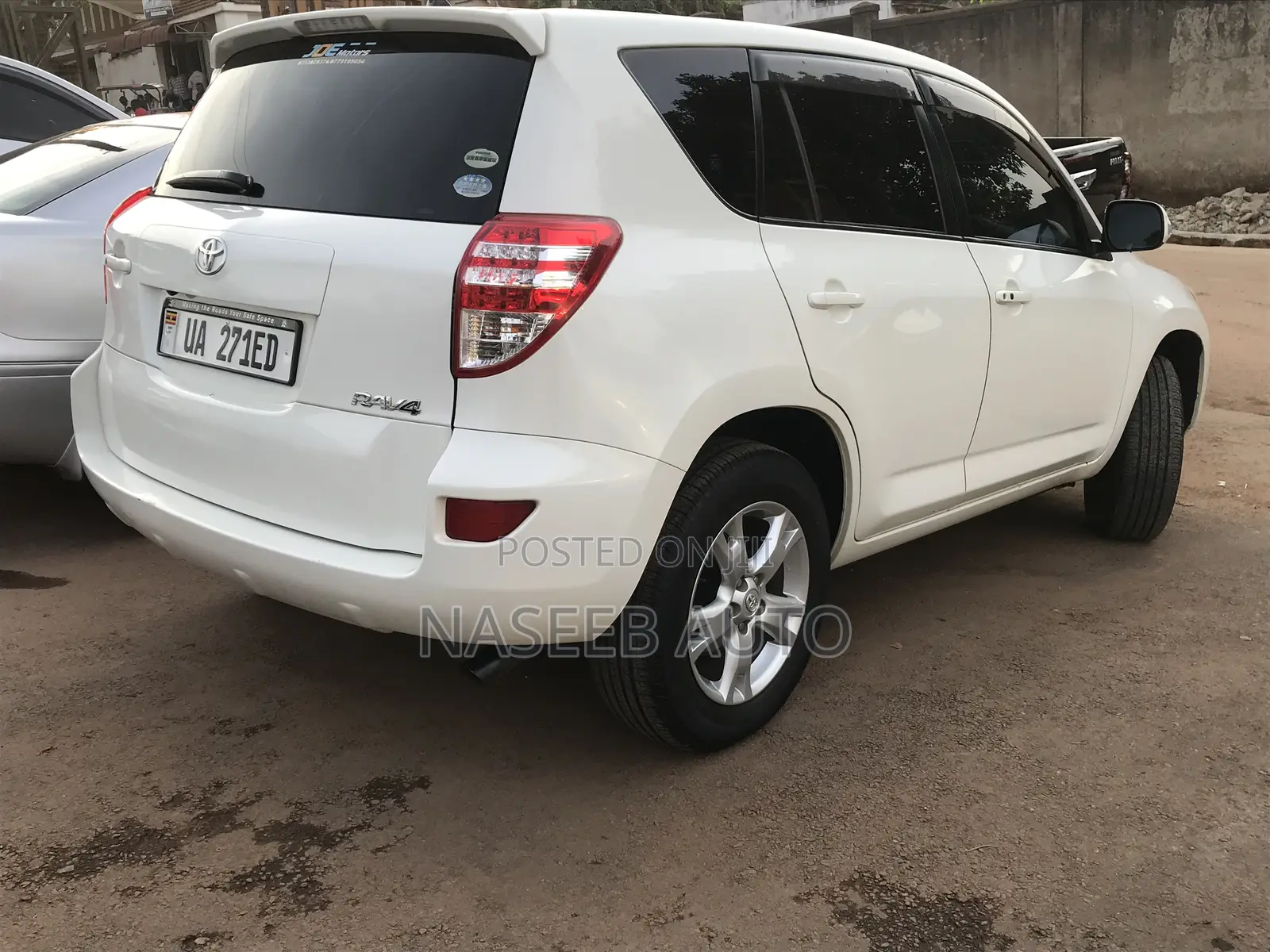Toyota RAV4 2011 White