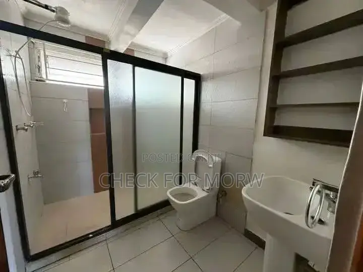 5bdrm Duplex in Bugolobi, Central Division for rent