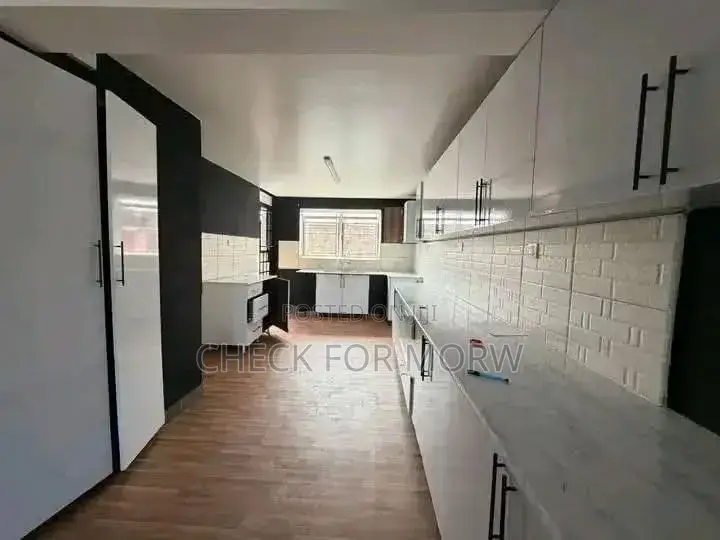 5bdrm Duplex in Bugolobi, Central Division for rent