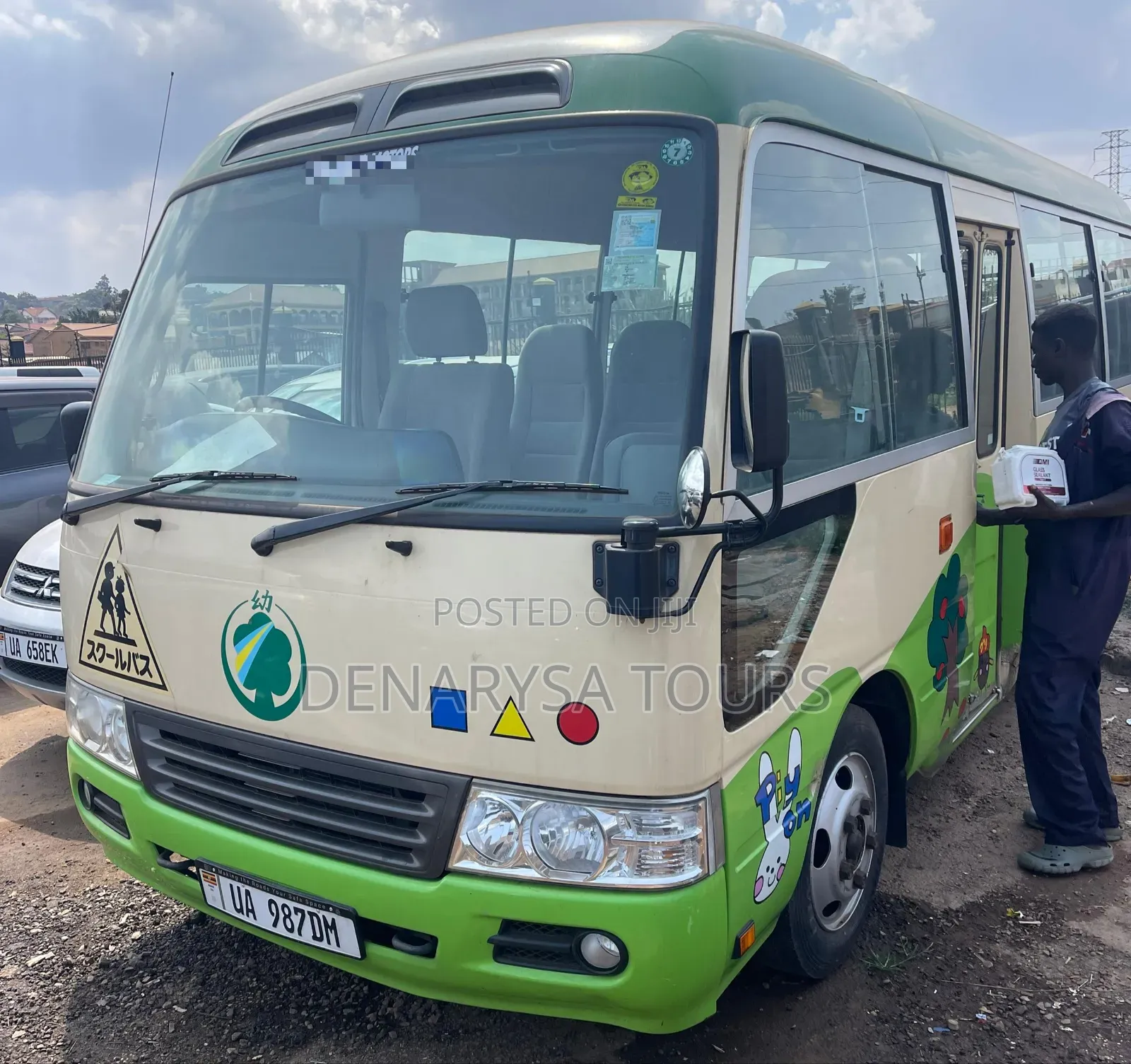 Toyota Coaster 2011