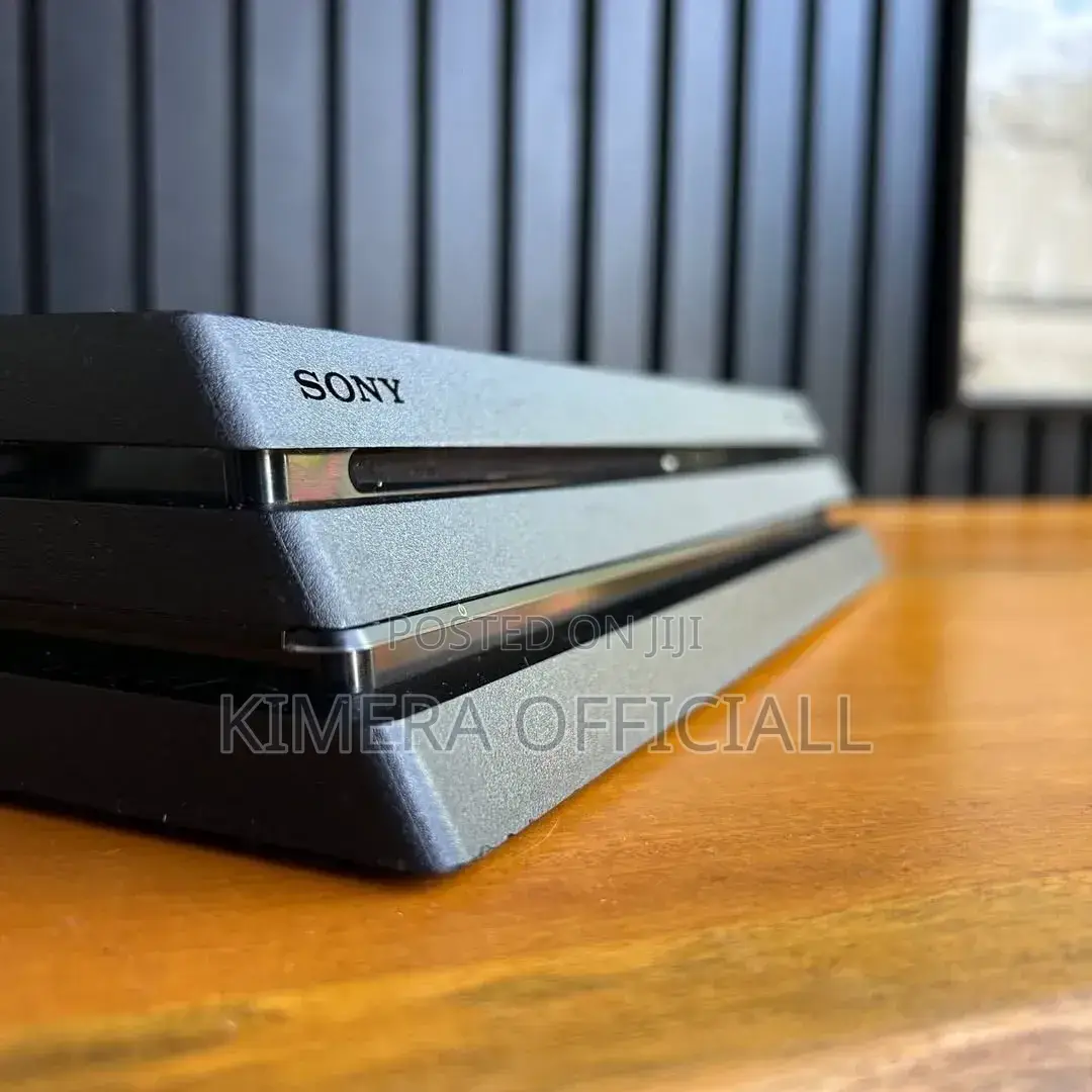 This Ps4 Pro With 32 Games and 2 Controllers Is Better Than the Ps5