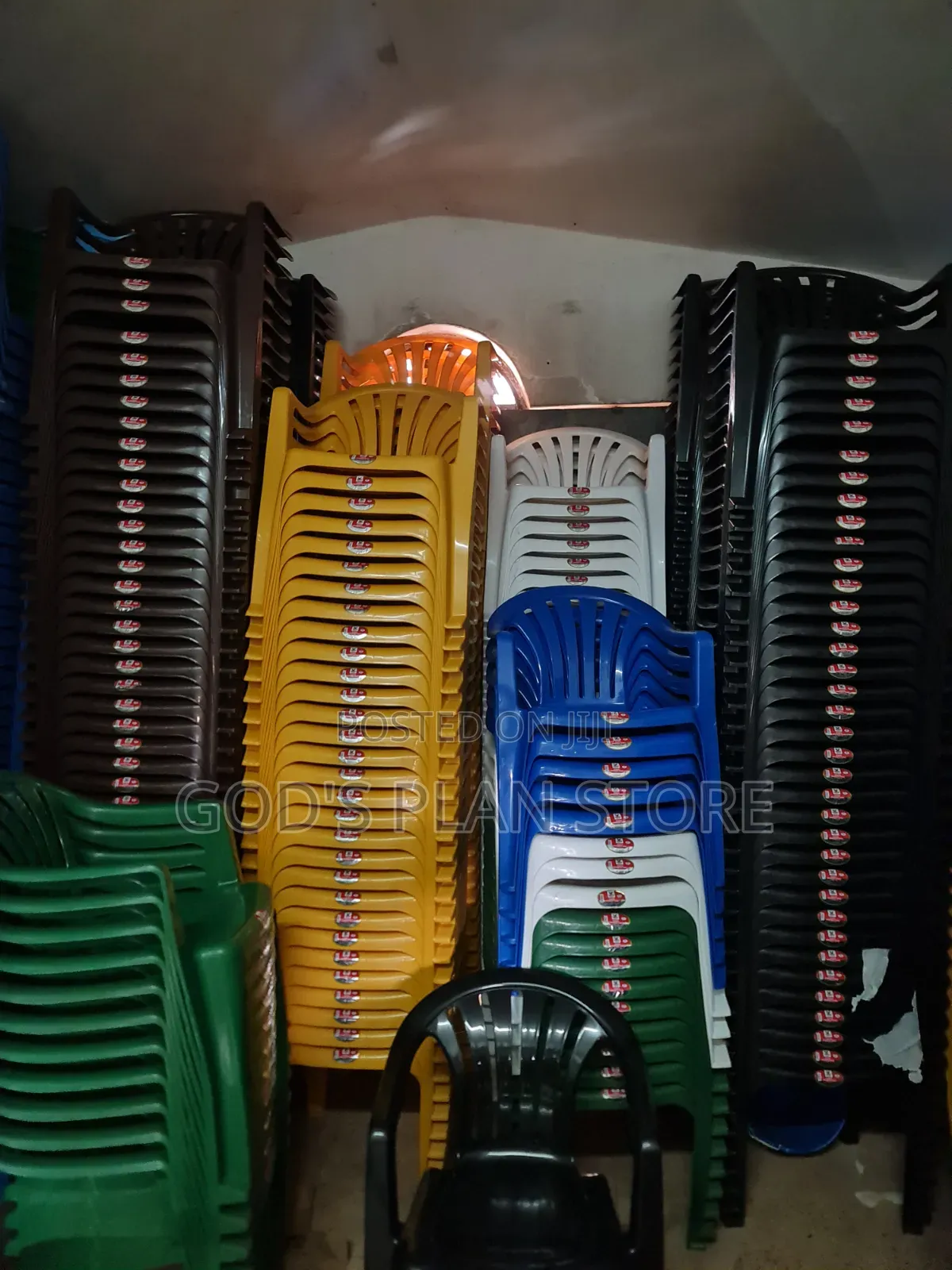 Star Armed Plastic Chairs Plastic Chairs