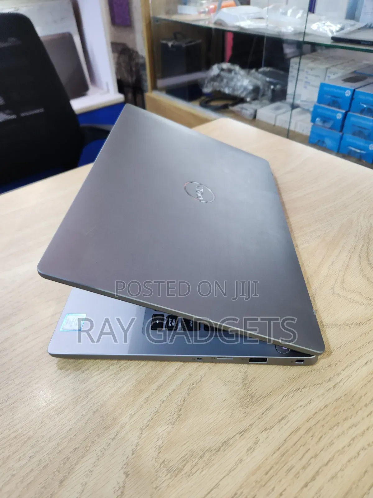 New Laptop Dell Latitude 7400 8GB Intel Core i5 SSD 256GB