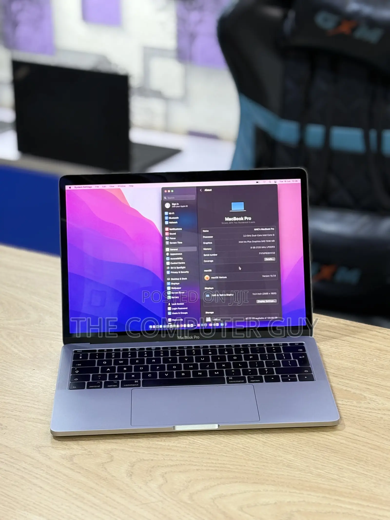 New Laptop Apple MacBook Pro 2017 8GB Intel Core i5 SSD 256GB