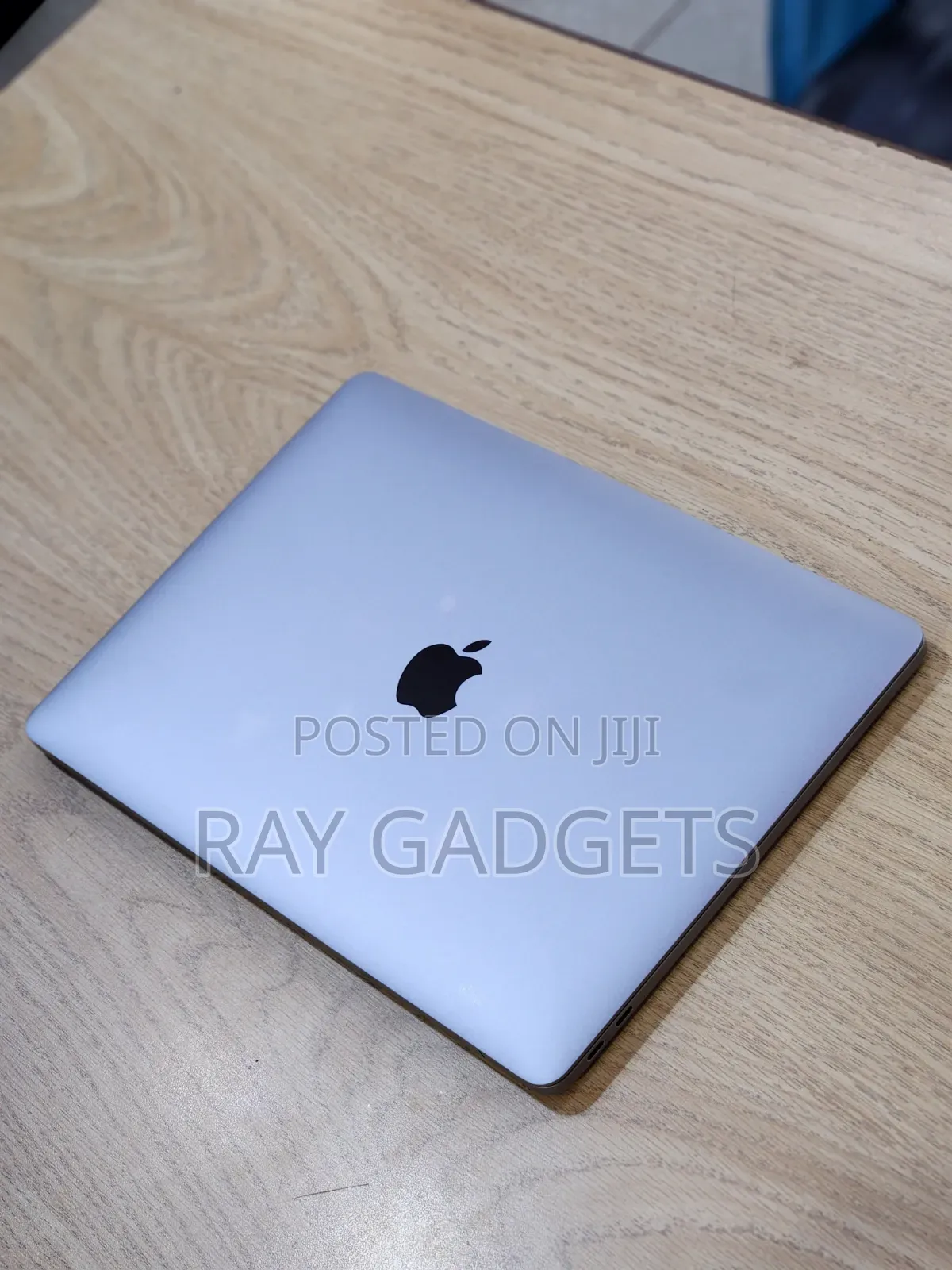New Laptop Apple MacBook 2017 8GB Intel Core i5 SSD 256GB